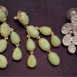 2 Pair Elegant Dangle Earrings Green & Silver
